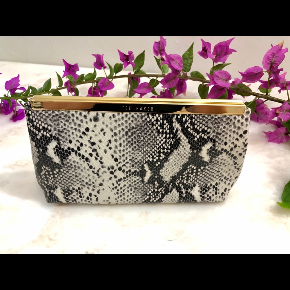 ⬇️ Clutch Purse